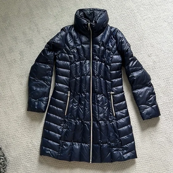 Guess puffer women’s jacket. - Picture 1 of 7